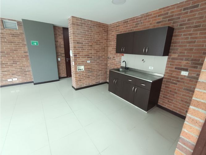 Oficina en arriendo en Loma De San Julian, Medellín, 64 m² · foto 3 de 5