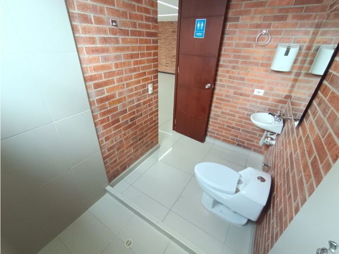 Oficina en arriendo en Loma De San Julian, Medellín, 64 m² · foto 5 de 5