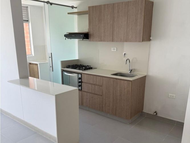 Apartamento de 3 alcobas en venta en San Juan Bautista, Itagüí, 73 m² · foto 2 de 14