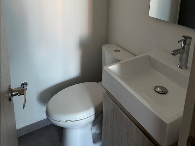 Apartamento de 3 alcobas en venta en San Juan Bautista, Itagüí, 73 m² · foto 8 de 14