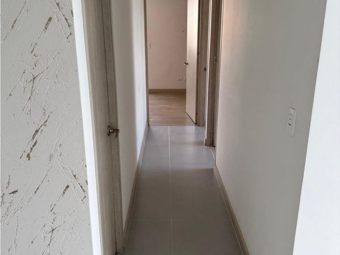 Apartamento de 3 alcobas en venta en San Juan Bautista, Itagüí, 73 m² · foto 11 de 14