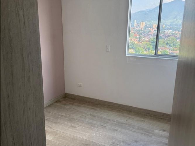 Apartamento de 3 alcobas en venta en San Juan Bautista, Itagüí, 73 m² · foto 12 de 14