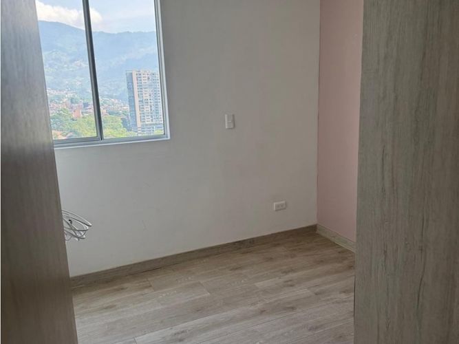 Apartamento de 3 alcobas en venta en San Juan Bautista, Itagüí, 73 m² · foto 13 de 14
