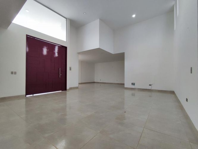 Casa de 5 alcobas en arriendo en California, Los Patios, 300 m² · foto 2 de 24