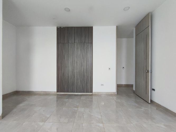 Casa de 5 alcobas en arriendo en California, Los Patios, 300 m² · foto 14 de 24
