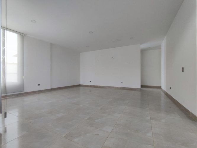 Casa de 5 alcobas en arriendo en California, Los Patios, 300 m² · foto 16 de 24