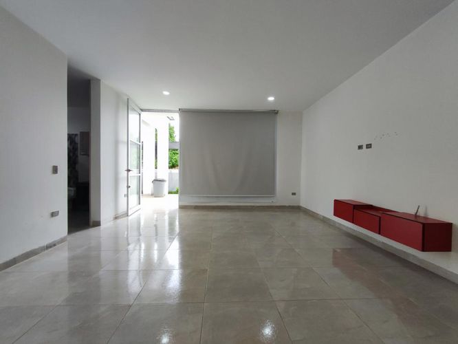 Casa de 5 alcobas en arriendo en California, Los Patios, 300 m² · foto 17 de 24