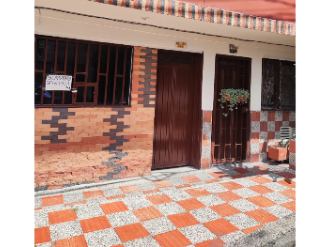 Casa de 8 alcobas en venta en Las Palmas, Medellín, 285 m² · foto 2 de 24