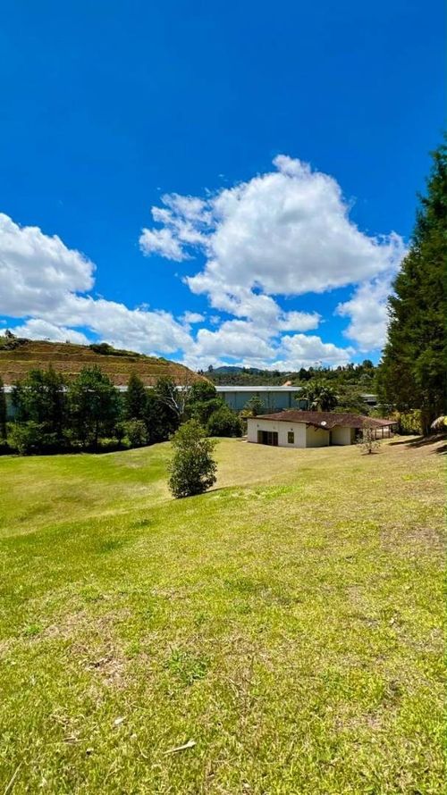Lote en venta en La Mosquita, Guarne, 2535 m² · foto 6 de 15