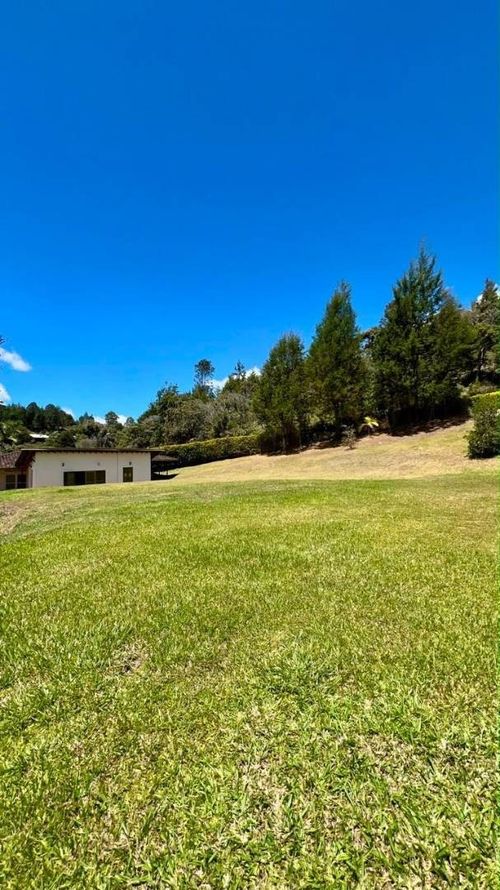 Lote en venta en La Mosquita, Guarne, 2535 m² · foto 7 de 15