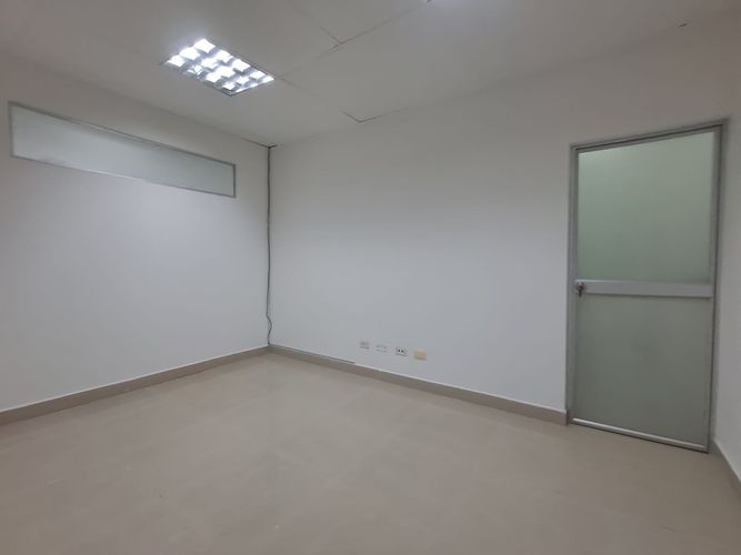Local en arriendo en San Jose Sur, Pereira, 1000 m² · foto 4 de 13