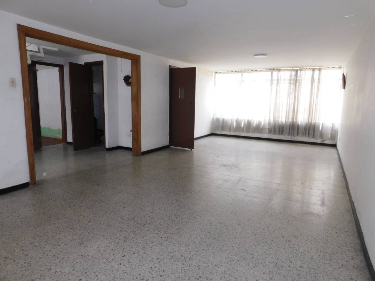 Casa en venta en San Miguel, Bogotá · foto 2 de 24