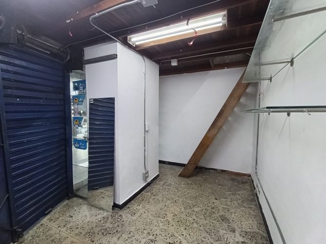 Local en arriendo en Guayaquil, Medellín, 12 m² · foto 2 de 13