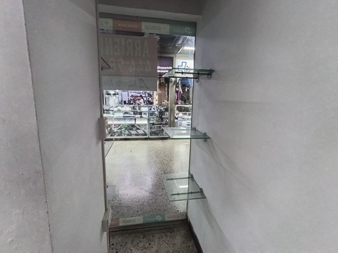 Local en arriendo en Guayaquil, Medellín, 12 m² · foto 3 de 13