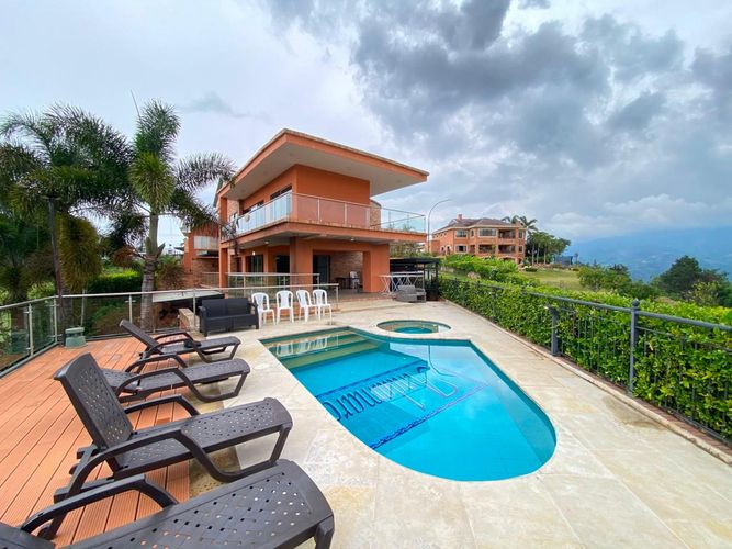Casa de 4 alcobas en venta en Ruitoque Condominio, Floridablanca, 377 m² · foto 8 de 24