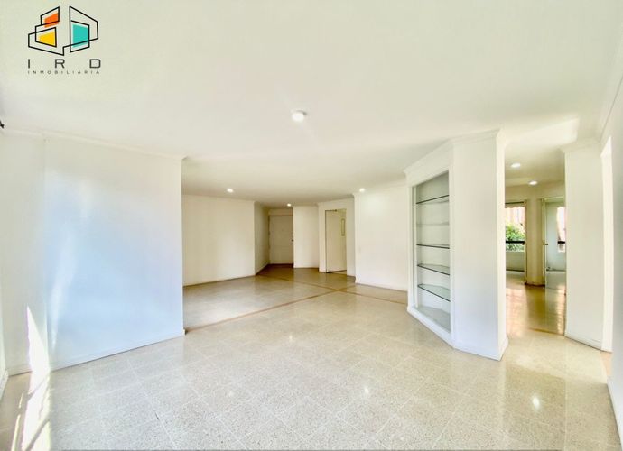 Apartamento de 4 alcobas en venta en El Tesoro, Medellín, 137 m² · foto 5 de 24