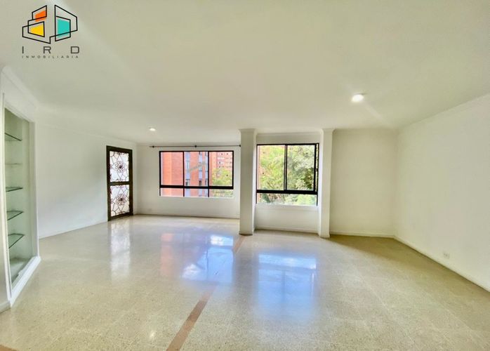 Apartamento de 4 alcobas en venta en El Tesoro, Medellín, 137 m² · foto 2 de 24
