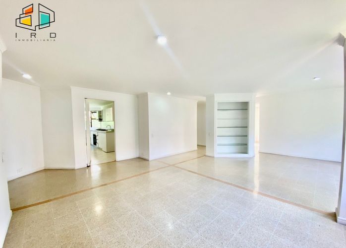 Apartamento de 4 alcobas en venta en El Tesoro, Medellín, 137 m² · foto 4 de 24