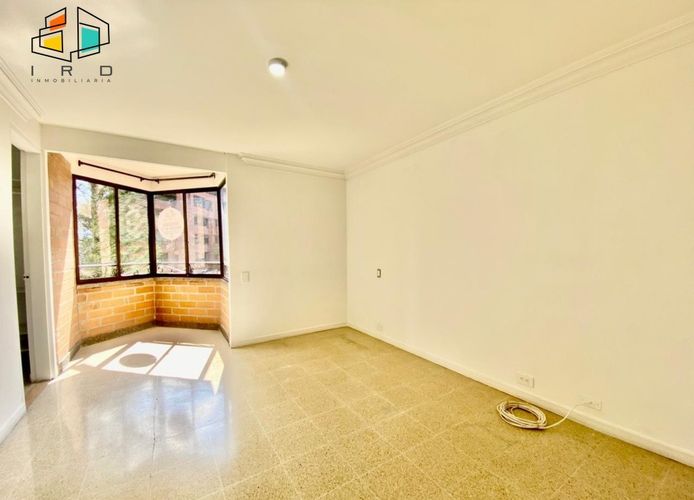 Apartamento de 4 alcobas en venta en El Tesoro, Medellín, 137 m² · foto 9 de 24