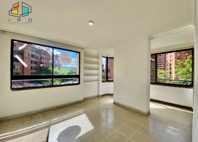 Apartamento de 4 alcobas en venta en El Tesoro, Medellín, 137 m² · foto 8 de 24