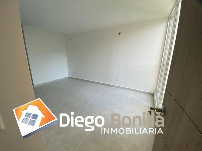 Apartamento de 3 alcobas en venta en Picaleña Y Mirolindo, Ibagué, 80 m² · foto 8 de 11