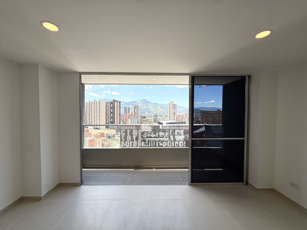 Apartamento en arriendo en La Doctora, Sabaneta · foto 3 de 21