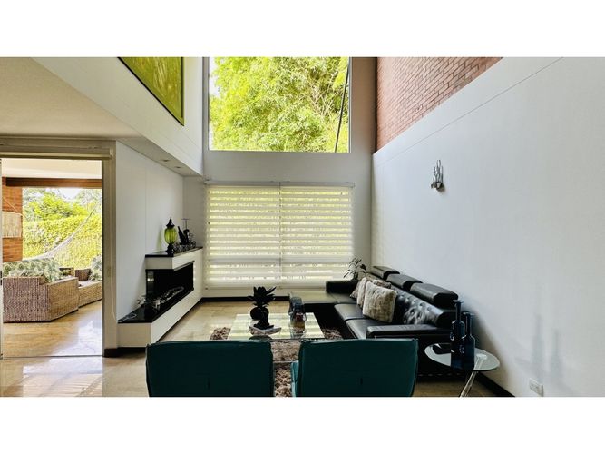 Casa de 3 alcobas en venta en Escobero, Envigado, 370 m² · foto 6 de 24