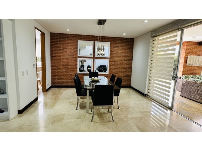 Casa de 3 alcobas en venta en Escobero, Envigado, 370 m² · foto 8 de 24