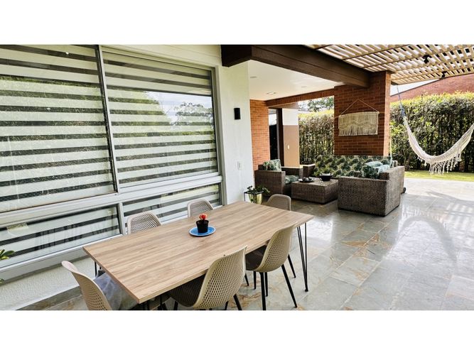 Casa de 3 alcobas en venta en Escobero, Envigado, 370 m² · foto 12 de 24
