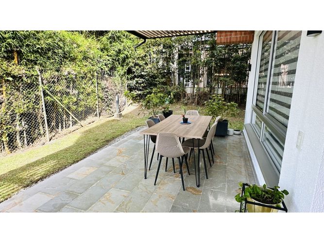 Casa de 3 alcobas en venta en Escobero, Envigado, 370 m² · foto 13 de 24