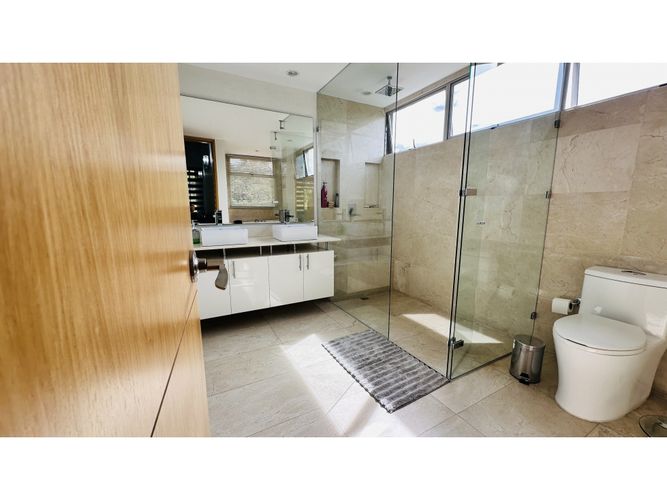Casa de 3 alcobas en venta en Escobero, Envigado, 370 m² · foto 16 de 24