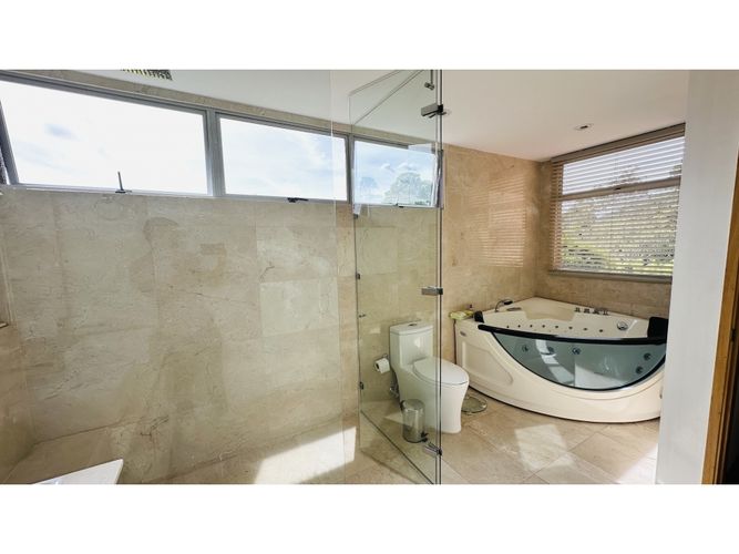 Casa de 3 alcobas en venta en Escobero, Envigado, 370 m² · foto 17 de 24