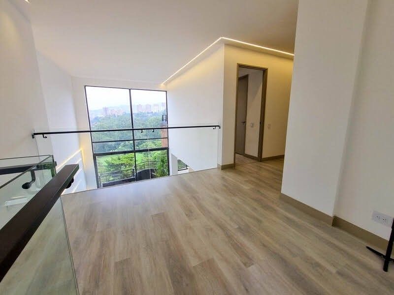 Apartamento en arriendo en El Poblado, Medellín · foto 3 de 23
