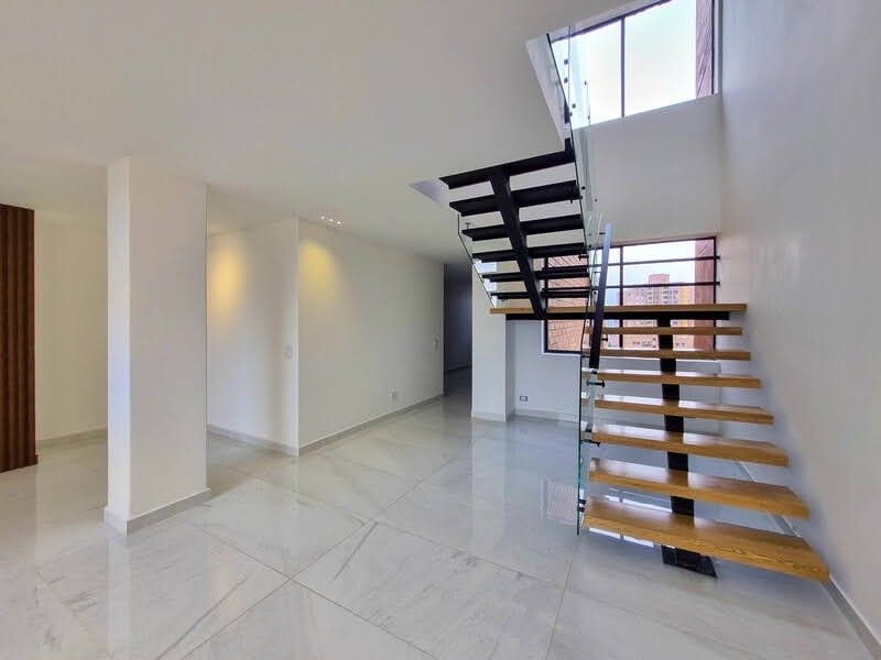 Apartamento en arriendo en El Poblado, Medellín · foto 4 de 23