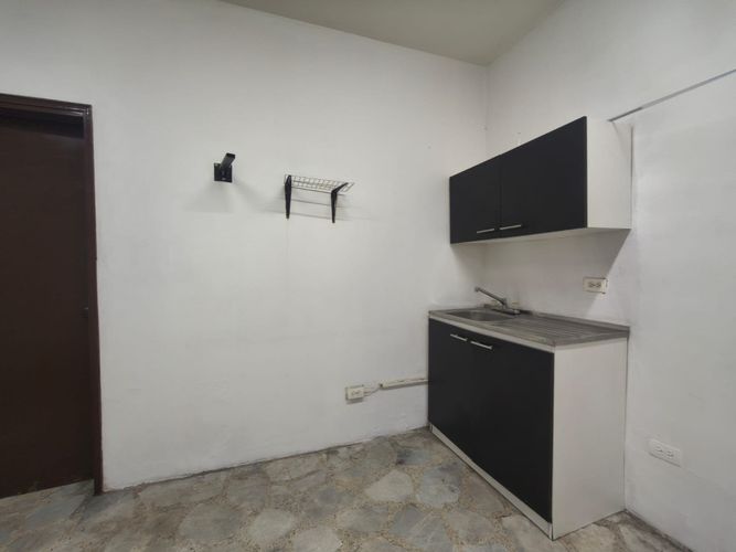 Bodega en arriendo en San Vicente, Cali, 182 m² · foto 6 de 10