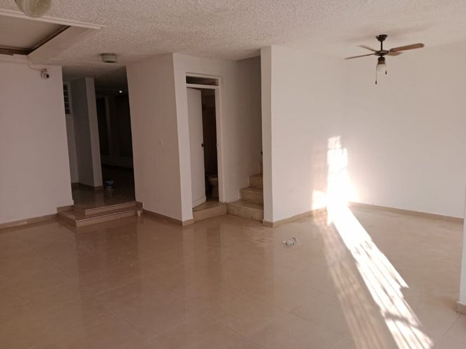 Casa de 7 alcobas en arriendo en Manga, Cartagena, 300 m² · foto 3 de 12