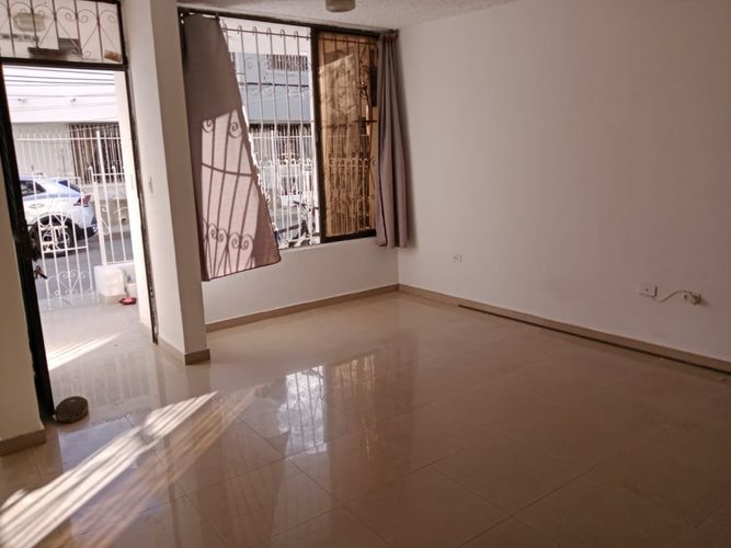 Casa de 7 alcobas en arriendo en Manga, Cartagena, 300 m² · foto 4 de 12