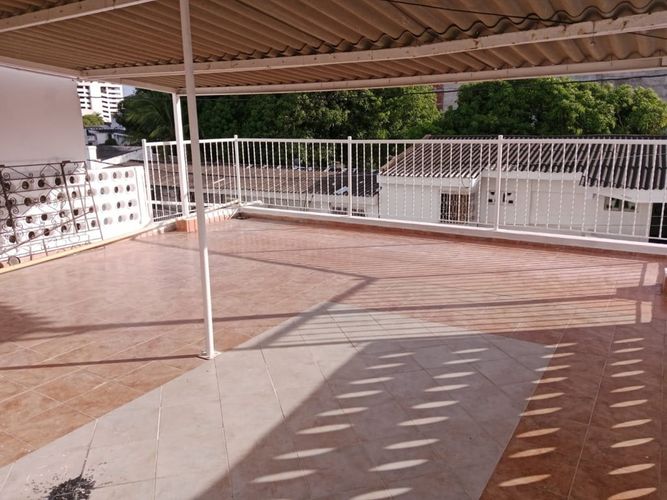 Casa de 7 alcobas en arriendo en Manga, Cartagena, 300 m² · foto 9 de 12