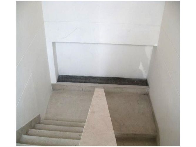 Bodega en arriendo en San Fernando, Medellín, 280 m² · foto 2 de 5