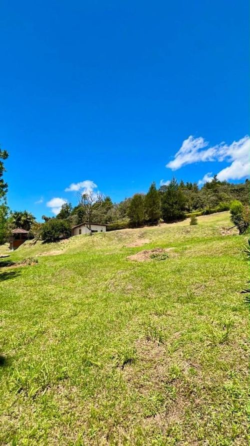 Casa de 5 alcobas en venta en La Mosquita, Guarne, 245 m² · foto 5 de 24