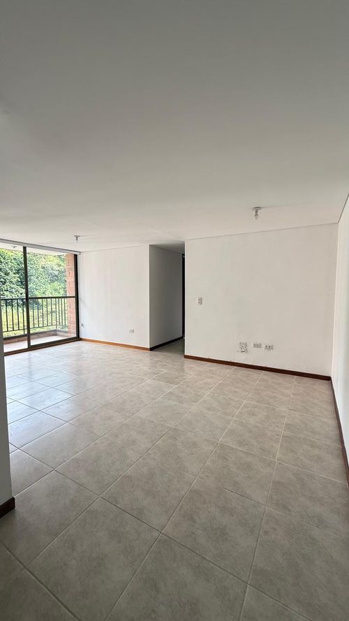 Apartamento de 3 alcobas en venta en Rodeo Alto, Medellín, 64 m² · foto 4 de 16