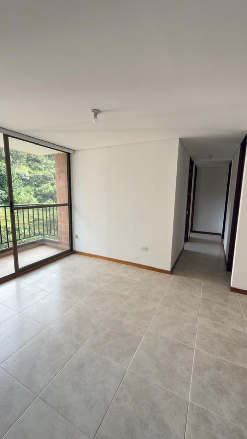 Apartamento de 3 alcobas en venta en Rodeo Alto, Medellín, 64 m² · foto 9 de 16