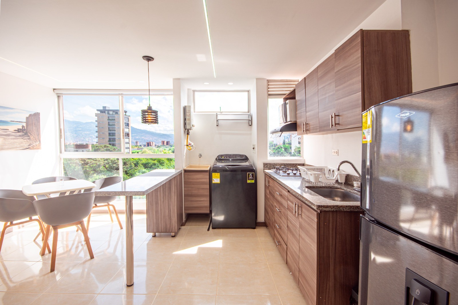 Apartamento en arriendo en El Poblado, Medellín · foto 3 de 11