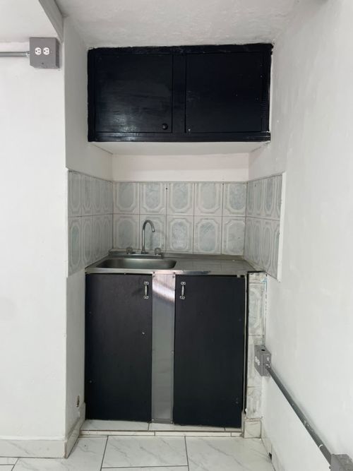 Local en arriendo en Belén Altavista, Medellín, 12 m² · foto 4 de 6