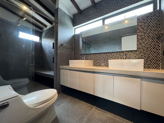 Casa de 5 alcobas en venta en Pantanillo, Envigado, 272 m² · foto 8 de 24