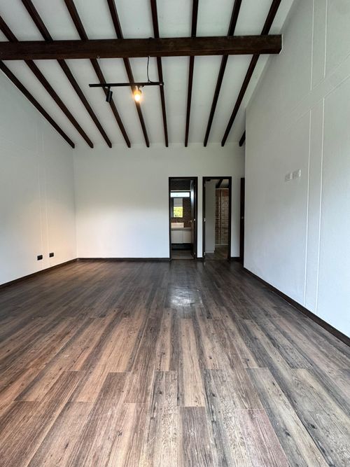 Casa de 5 alcobas en venta en Pantanillo, Envigado, 272 m² · foto 13 de 24