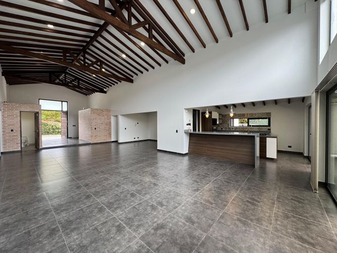 Casa de 5 alcobas en venta en Pantanillo, Envigado, 272 m² · foto 22 de 24