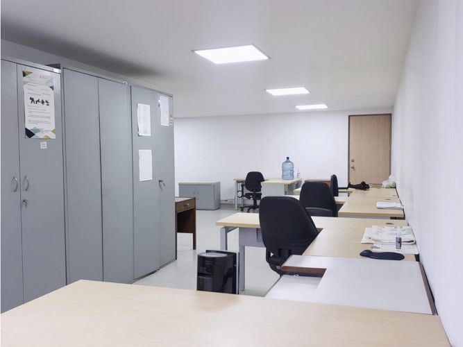 Oficina en arriendo en Suramericana, Medellín, 71 m² · foto 2 de 9