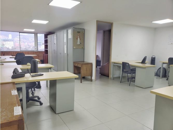 Oficina en arriendo en Suramericana, Medellín, 71 m² · foto 4 de 9