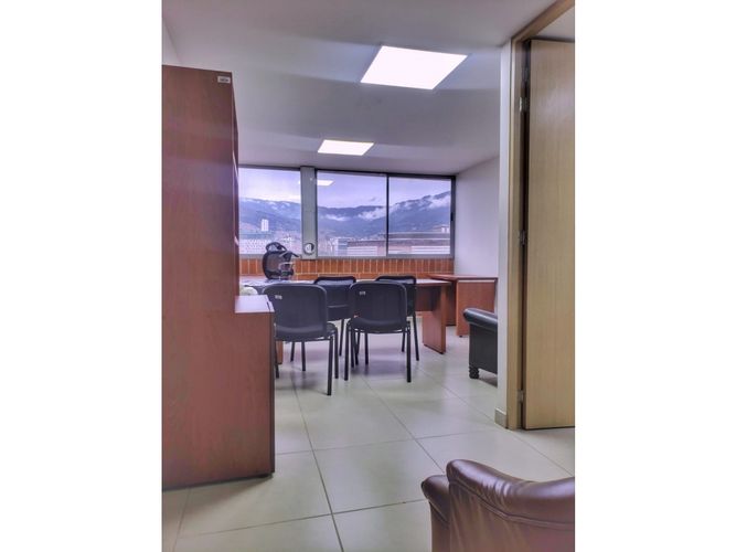 Oficina en arriendo en Suramericana, Medellín, 71 m² · foto 6 de 9